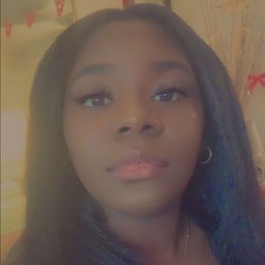 Meet your Posher, Denisha